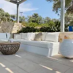Saphora Sea Front Villa Évyiros
