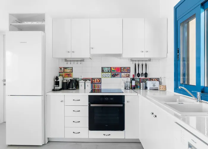 Saphora Sea Front Villa Evgiros