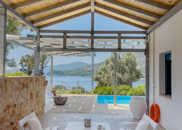 Villa Saphora Sea Front *